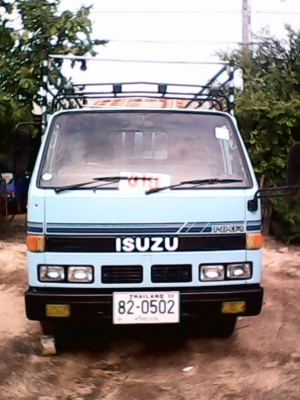 รถหกล้อวางเครื่อง 100  แรง เคร่ืองดี  ครัชชีสวย  พร้อมใช้งาน