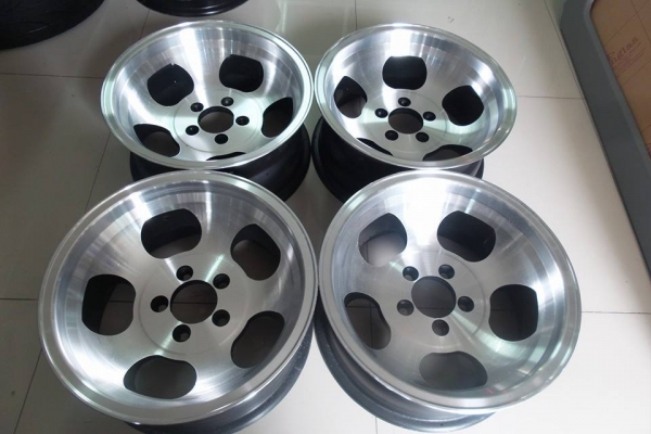 ลายถั่ว 15x7 ET-20 5รู114 ราคา 6900บาท