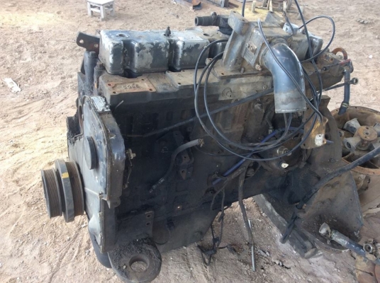 เครื่องยนต์ กับ ปั้ม ใฮดรอลิก รถขุด  KOMATSU  PC200-6S