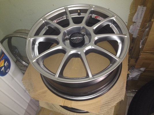 ขายล้อแม็ก Lenso ขอบ 15 4 รู ขายล้อแม็ก Lenso ขอบ 15 4 รู