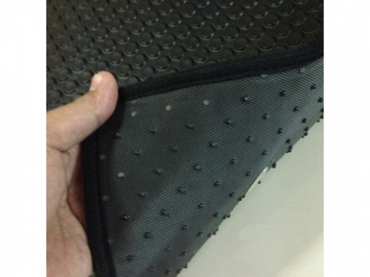 ยางปูพื้นลายกระดุม toyota prius