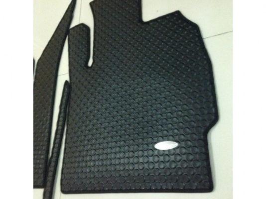 ยางปูพื้นลายกระดุม toyota prius