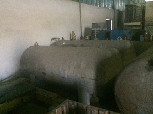 ถังน้ำมัน2000ลิตร3ใบครับใบละ10000ติดต่อ0892224259