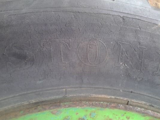 ขายเฉพาะยาง9.00-20พร้อมยางในราคาถูก 2เส้น ขายเฉพาะยาง9.00-20พร้อมยางในราคาถูก 2เส้น