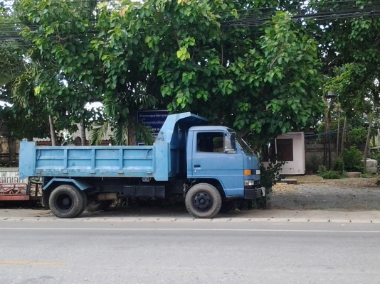 รถดั้มอีซูซุ NPR ปี 32 เครื่อง 4BE1