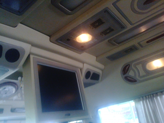 รถตู้ toyota ปี48 พายในแต่ง-vip-รถสวยมากครับ ติดต่อเจ้าของโดยตรงครับ 0847896950 เสี่ยพรบ ณครบ้านท่า