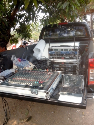 ขายเครื่องเสียงกลางแจ้งยกชุด หรือ แลกก็ใด้ลองเข้ามาดูในรายระเอียดครับ