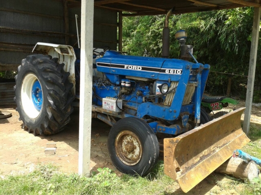 ขายรถไถฟอร์ดสภาพสวยพร้อมใช้งานมีทะเบียน