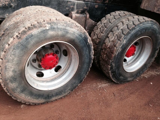 ขายด่วนขายรถ10ล้อดั้ม 2 เพลาดั้ม isuzu deca euro1 270  1550000 บาท