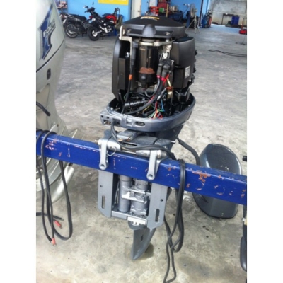 ขายเครื่องยนต์เรือมือสอง Yamaha F50 4จังหวะ 50แรงม้า 4สูบ นำเข้าเองจากญี่ปุ่น