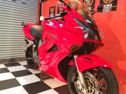 T&amp;T BIKE RAMA2ขายHONDA VFR 800 ปี2004 หัวฉีด กุญเเจชิพ 2 ดอก เอกสารinv+สรรพสามิตแท้ราคา 119500 ฿