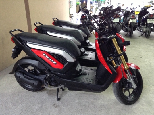 มาใหม่3คัน ขาย!!! ซูมเม่อX สภาพสวย ปี56 รถเครื่องดีคับ ทะเบียนครบ ภาษีไม่หมด