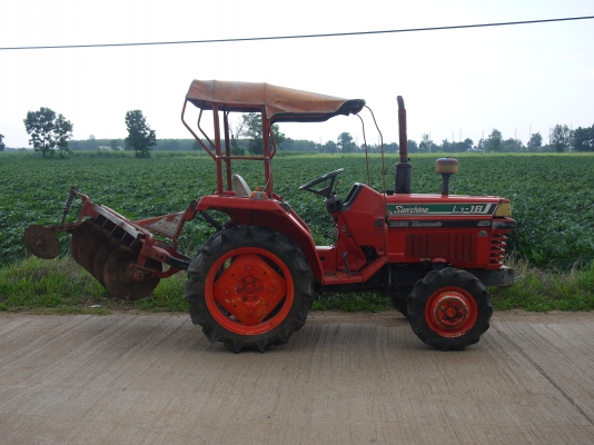 ขายด่วนครับ KUBOTA L1-18 แรง สองเพลา พร้อมผาน5 ครับ