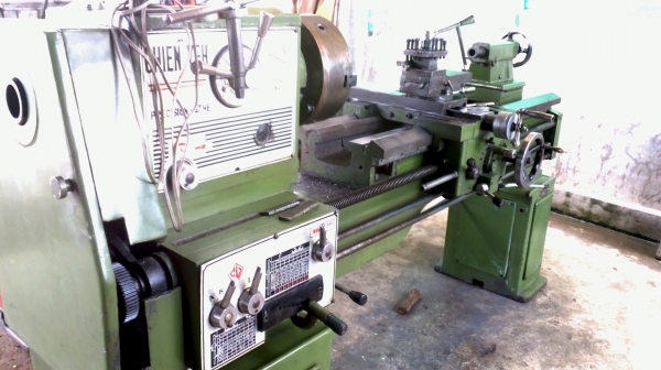 แท่นกลึงง 6 ฟุต 3 เพลา เกียร์บล็อก พร้อมใช้งาน ด่วน !!!!  85,000  สนใจติดต่อ อ้อม 0898217996