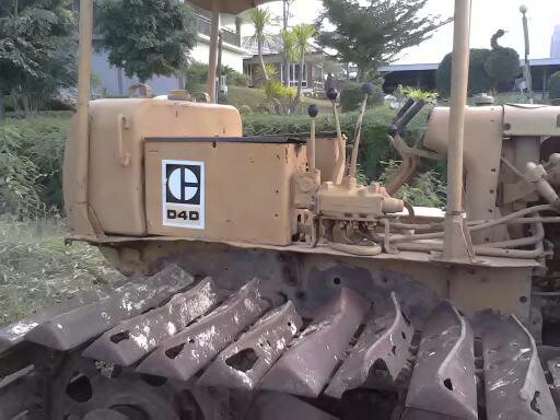 บาอีกแล้วครับของถูกๆๆๆ รถเกรด CATERPILLAR D4D มี 2 คัน นะครับ
