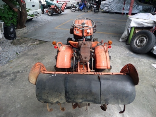 รถไถตีดินนั่งขับ KUBOTA 4WD B5000  สภาพพร้อมใช้งาน