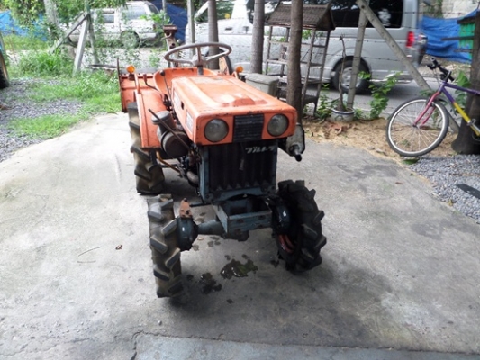 รถไถตีดินนั่งขับ KUBOTA 4WD B5000  สภาพพร้อมใช้งาน