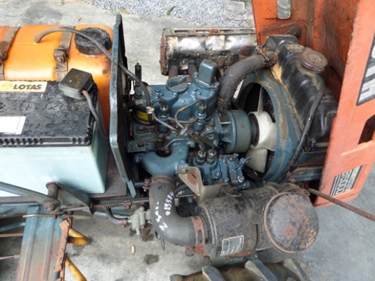 รถไถตีดินนั่งขับ KUBOTA 4WD B5000  สภาพพร้อมใช้งาน