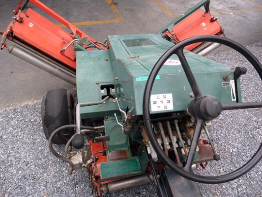 รถตัดหญ้า ตัดกรีน นั่งขับ 3 แก็งค์ TSUCHIYA  สภาพพร้อมใช้งาน