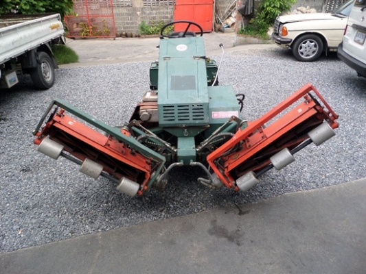 รถตัดหญ้า ตัดกรีน นั่งขับ 3 แก็งค์ TSUCHIYA  สภาพพร้อมใช้งาน