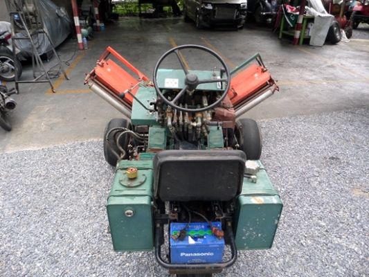 รถตัดหญ้า ตัดกรีน นั่งขับ 3 แก็งค์ TSUCHIYA  สภาพพร้อมใช้งาน