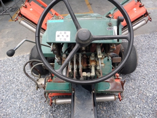 รถตัดหญ้า ตัดกรีน นั่งขับ 3 แก็งค์ TSUCHIYA  สภาพพร้อมใช้งาน