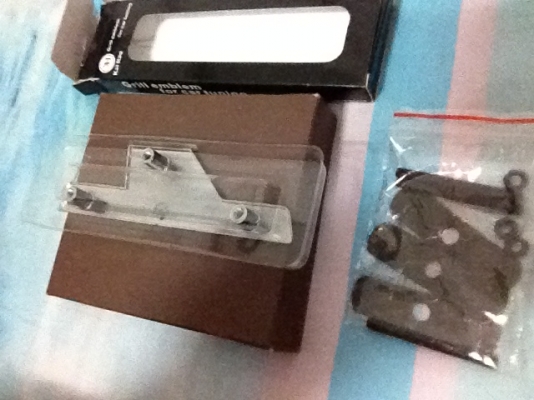 ขายโลโก้ Ac schnitzer ติดกระจังหน้า ของใหม่ ราคา650บาท โทร0924462525โส กทม