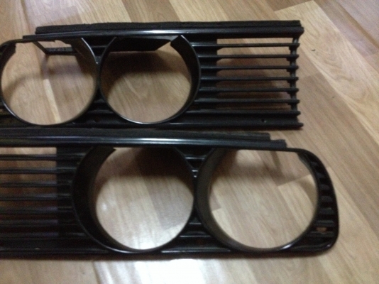 ขายกระจังหน้า e30แท้ 1คู่ ราคา900บาท โทร0924462525โส กทม