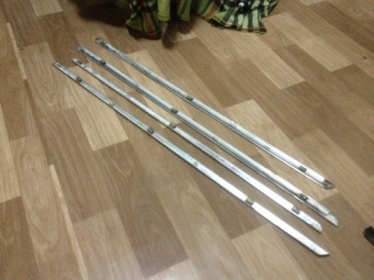 ขายขอบโครเมี่ยม ประตู bmw e30แท้ติดรถ จำนวน4ชิ้น ราคา1000บาท โทร0924462525โส กทม