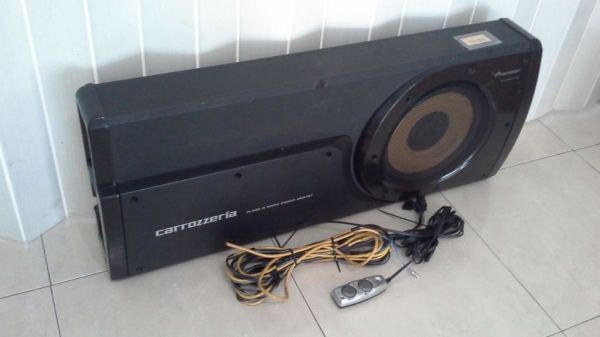 Subwoofer Pioneer Carozzeria 500W ดอก 10" แอมป์ในตัว Subwoofer Pioneer Carozzeria 500W ดอก 10" แอมป์ในตัว