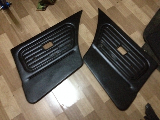 ขายแผงประตูหนังดำเดิม คู่หลัง สภาพดี ราคา800บาท โทร0924462525โส กทม