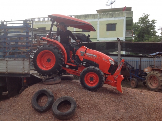 ปัญญาแทรคเตอร์มาแล้ว... คูโบต้า L3608 พร้อมใบมีดคานล่างFD163F โรตาลี่ตราช้าง พร้อมส่งทั่วไทยครับ