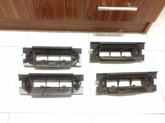 ขายช่องลมท้าย e30 คู่ละ 200 บาท มี2คู่คับ โทร0924462525โส กทม