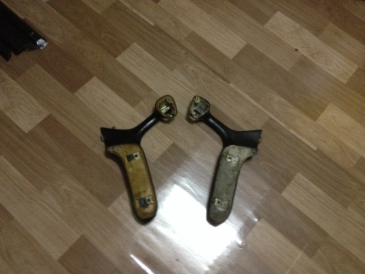 ขายมือจับด้านใน e30 มี1คู่ ราคา400บาท โทร0924462525โส กทม