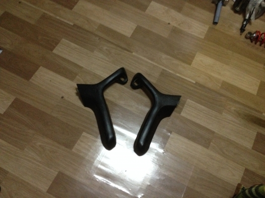 ขายมือจับด้านใน e30 มี1คู่ ราคา400บาท โทร0924462525โส กทม