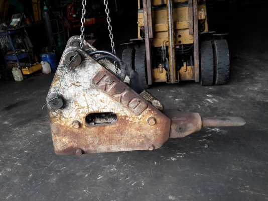 ขาย หัวกระแทก ใส่รถขุด ขนาด  PC40-PC60 มือสองญี่ปุ่น