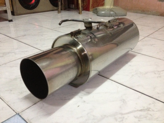 ขายท่อsr jasma 051ไส้ตรง ไส้ขนาด2.5นิ้ว พักท่อยาว14นิ้ว ปายท่อยาว5นิ้ว ปากท่อกว้าง4.5นิ้ว ราคา1500บาท โทร0924462525โส กทม