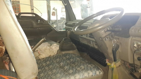 ขาย6ล้อ135เทอร์โบ พร้อมเครน ยูนิค กระบะลอนเหล็ก  เครื่องดี สภาพพร้อมใช้งาน  เอกสารพร้อมโอน ภายในสวย