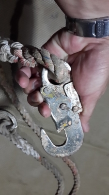 สายเชฟตี้ พร้อมตะขอ และห่วงร้อยคาดเอว