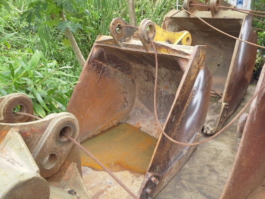 ขาย บุ้งกี้  แม็คโฮ  PC  120   เก่านอก  ขายราคาถูกๆๆๆขายตามสภาพ