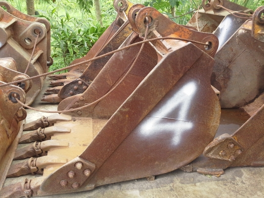 ขาย บุ้งกี้  แม็คโฮ  PC  120   เก่านอก  ขายราคาถูกๆๆๆขายตามสภาพ