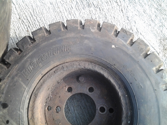 ขายยางโฟคลิ๊ฟพร้อมกระทะยางตัน ยาง 6.50-10 ค่อนข้างใหม่ครับ มี 1 คู่ ของโตโยต้า ขาย 4200 บาทครับ