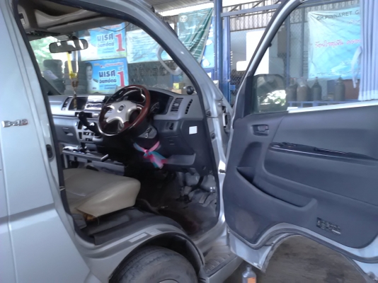 ขายครับ TOYOTA COMUTER D4D 2500 ปี05 สวยๆๆแบบ เดิมสุดๆๆครับ