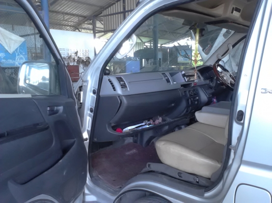 ขายครับ TOYOTA COMUTER D4D 2500 ปี05 สวยๆๆแบบ เดิมสุดๆๆครับ