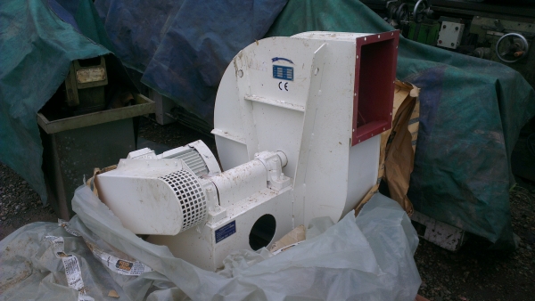 Sell> ขายพัดลมโบเวอร์ เก่าเก็บไม่เคยใช้งาน นำเข้าจาก Germany มอเตอร์ 7.5 แรงม้า พร้อมใช้งานครับ