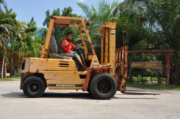 ขายรถตัก KOMATSU FG20 (2ตัน)สวยเดิมจากญี่ปุ่น งากระดก ยังไม่เคยใช้ในไทย 135,000เท่านั้น!!