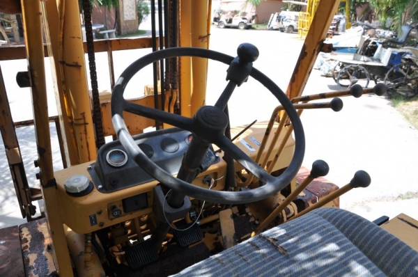 ขายรถตัก KOMATSU FG20 (2ตัน)สวยเดิมจากญี่ปุ่น งากระดก ยังไม่เคยใช้ในไทย 135,000เท่านั้น!!