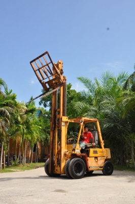 ขายรถตัก KOMATSU FG20 (2ตัน)สวยเดิมจากญี่ปุ่น งากระดก ยังไม่เคยใช้ในไทย 135,000เท่านั้น!!