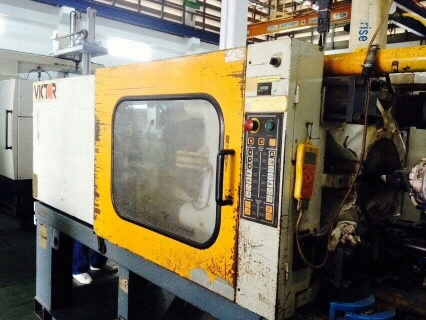 ขายเครื่องฉีดพลาสติก ยี่ห้อ Victor ขนาด 180 ตัน สภาพดี  ติดต่อ 0898135855