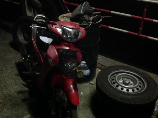 ขายเวฟ 125S ปี49สตาร์ทมือรถบ้าน 17,900บาทส่งได้ทั่วประเทศ